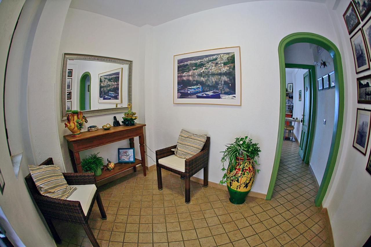 B&B La Veduta Шила Екстериор снимка